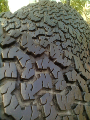 ขายยางพร้อมแม็ก BF ขนาด 32*11.50R15  ยางปี 5010  สภาพยาง 90\%  สวยๆ 1 ชุด