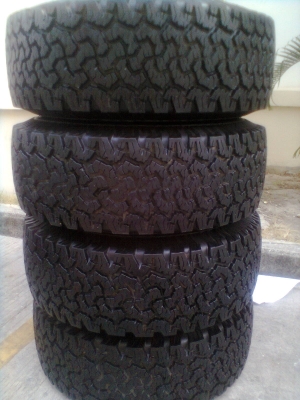 ขายยางพร้อมแม็ก BF ขนาด 32*11.50R15  ยางปี 5010  สภาพยาง 90\%  สวยๆ 1 ชุด