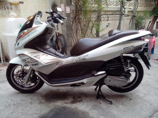 ขายด่วนPCX 125 ปลายปี53 พร้อมของแต่ง เลขสวย
