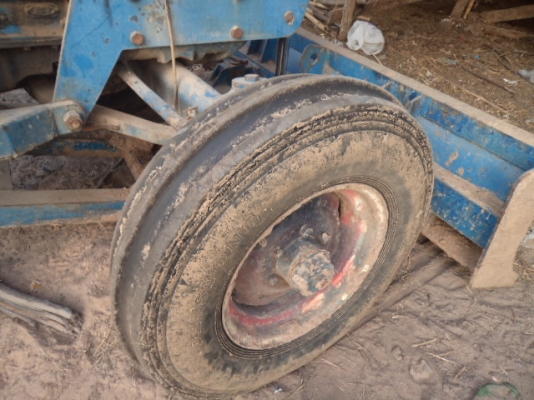 ขายรถไถฟอร์ด6600T5 สภาพสวยพร้อมใช้งานคับเอกสารใบอินวออย์