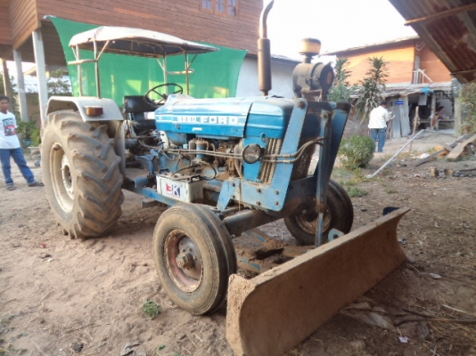 ขายรถไถฟอร์ด6600T5 สภาพสวยพร้อมใช้งานคับเอกสารใบอินวออย์