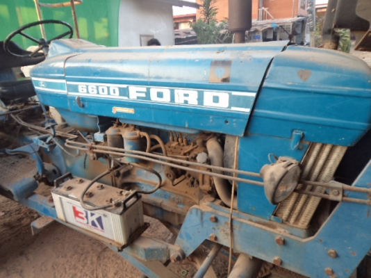 ขายรถไถฟอร์ด6600T5 สภาพสวยพร้อมใช้งานคับเอกสารใบอินวออย์