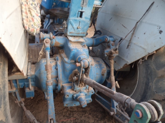 ขายรถไถฟอร์ด6600T5 สภาพสวยพร้อมใช้งานคับเอกสารใบอินวออย์