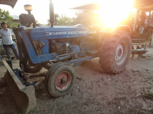 ขายรถไถฟอร์ด6600T5 สภาพสวยพร้อมใช้งานคับเอกสารใบอินวออย์