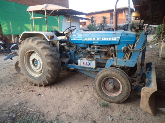 ขายรถไถฟอร์ด6600T5 สภาพสวยพร้อมใช้งานคับเอกสารใบอินวออย์