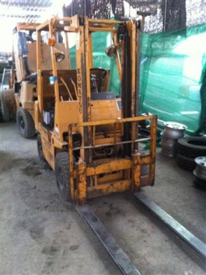 ขาย folklift พร้อมใช้ราคาถูกครับ