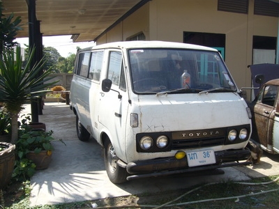 ขายรถตู้ Toyoya RH11 ประตูตู้กับข้าว ทะเบียนพร้อมโอน 50,000.-