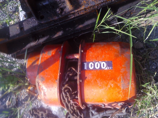 รอกโซ่ไฟฟ้า 1 ต้น ใฃ้ไฟ 3 เฟส ของยี่ห้อ NITSHI สภาพภาพดีพร้อมใฃ้งาน