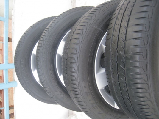 ขายล้อแม็ก Nissan March 15"x5.5" et 50 4 รู 100 +ยางปี 10 (081-3747940)