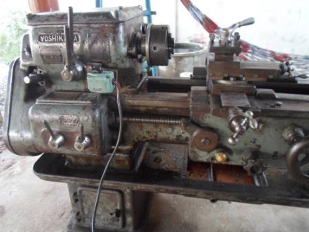 เครื่องกลึง 5 ฟุต  ญี่ปุ่น  เกียร์บล็อก    50,000 พร้อมใช้