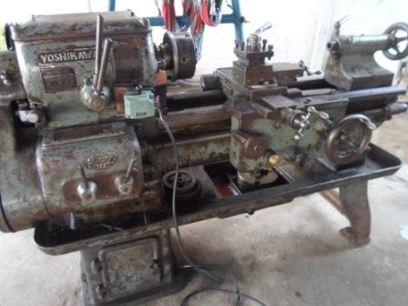 เครื่องกลึง 5 ฟุต  ญี่ปุ่น  เกียร์บล็อก    50,000 พร้อมใช้