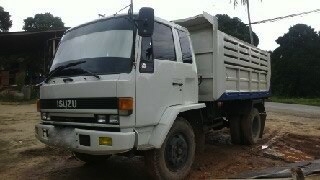 รถอิซูซุ  6  ล้อ  FSR  112     145 แรงม้า  ปี 37   สนใจติดต่อ 081 - 6079515