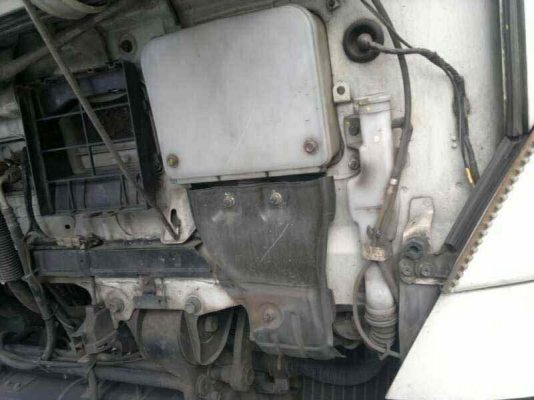 รถฮีโน่  10 ล้อ หลังถนน ( ไม่ดั๊ม )  260 แรงม้า  ปี 49   สนใจติดต่อ  081 - 6079515