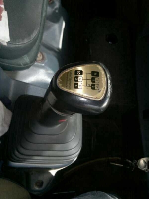 รถฮีโน่  10 ล้อ หลังถนน ( ไม่ดั๊ม )  260 แรงม้า  ปี 49   สนใจติดต่อ  081 - 6079515