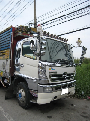 ร้าน VSK Autopart เซียงกงบางนาซอย 2 ขายของแต่งรถบรรทุกนำเข้าจากญี่ปุ่น