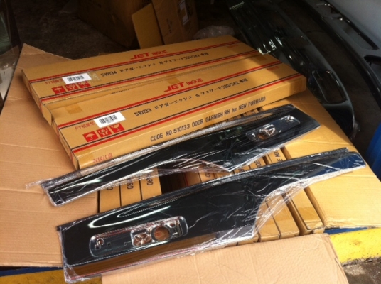 ร้าน VSK Autopart เซียงกงบางนาซอย 2 ขายของแต่งรถบรรทุกนำเข้าจากญี่ปุ่น