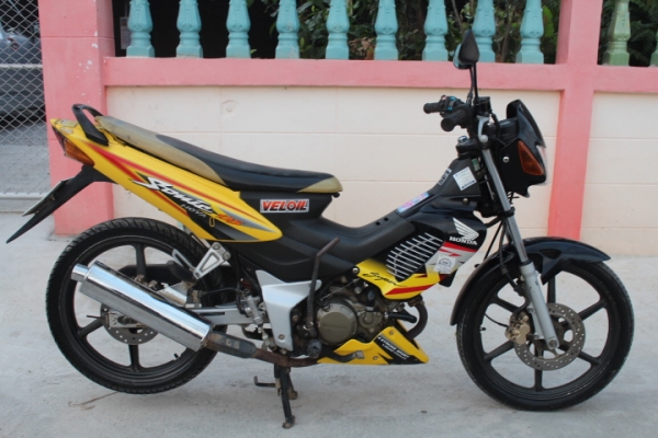 SONIC125 ทะเบียนโอนเดิมๆเลยครับภาษีเต็มราคาถูกๆ11800บาท
