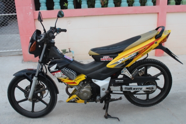 SONIC125 ทะเบียนโอนเดิมๆเลยครับภาษีเต็มราคาถูกๆ11800บาท