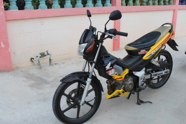 SONIC125 ทะเบียนโอนเดิมๆเลยครับภาษีเต็มราคาถูกๆ11800บาท