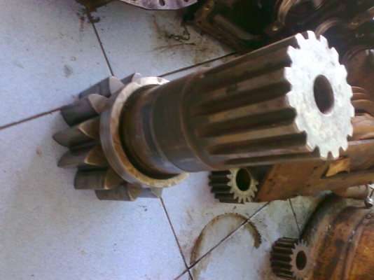 ขายด่วน!..อะไหล่ PINION GEAR พีเนี่ยนเกียร์ ขับเฟืองเอว สภาพยังสวย.