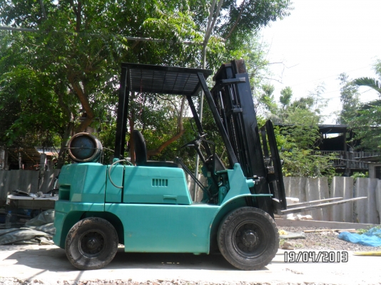 ขายรถยกโฟร์คลิฟท์2ตันราคาถูก155000บาทขายด่วน