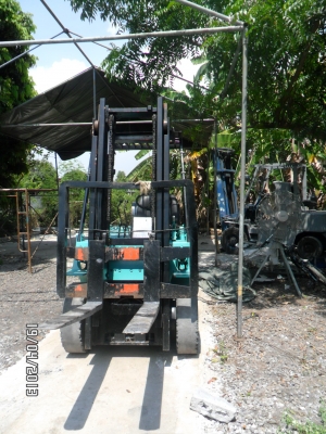 ขายรถยกโฟร์คลิฟท์2ตันราคาถูก155000บาทขายด่วน