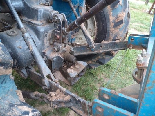 FORD 77 เครือง T5 ยางหลังใหม่ อุปกรณ์ผาน3ชุด สภาพสวยพร้อมใช้งาน FORD 77 เครือง T5 ยางหลังใหม่ อุปกรณ์ผาน3ชุด สภาพสวยพร้อมใช้งาน