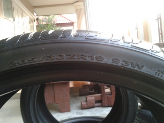 ยาง Hankook 265.30.19 ปี 08 1 คู่ ยาง Hankook 265.30.19 ปี 08 1 คู่