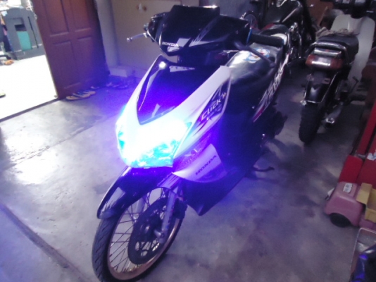 ขาย HONDA CLICK COMBI BRAKE  ออโต้เมติก สภาพดี (NO BOOK) เอาไว้ขี่เข้าสวนคับ,มีใบซื้อขายให้ครับ ราคาถูก 7,000.-ครับ