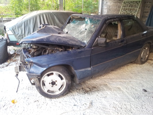 BENZ 190E 2 คัน 90000 BENZ 190E 2 คัน 90000