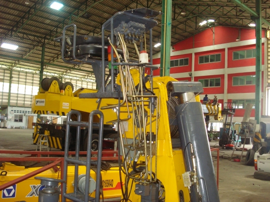 ขายเครน 16 ตัน 5 ท่อน ยืดได้สูงสุด 22 เมตร มี 4 ขา  สนใจติดต่อ 089-551-2032