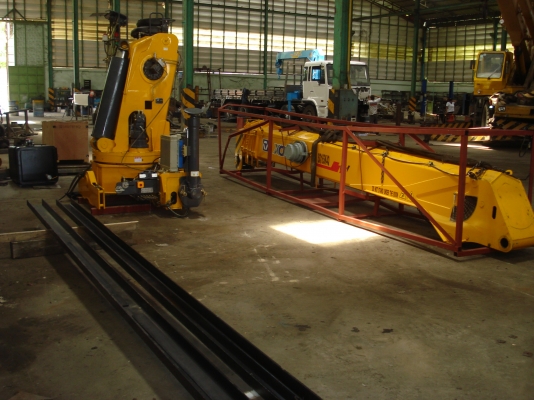 ขายเครน 16 ตัน 5 ท่อน ยืดได้สูงสุด 22 เมตร มี 4 ขา  สนใจติดต่อ 089-551-2032