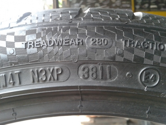 ยาง Continental 265.35.18 ปี 11  1 เส้น  1800 บาท