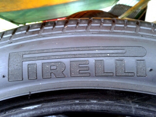 ยาง Perelli 275.40.20 ปี 10 1 ชุด 4 เ้ส้น สภาพพร้อมใช้ ยาง Perelli 275.40.20 ปี 10 1 ชุด 4 เ้ส้น สภาพพร้อมใช้