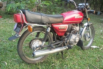 ขาย Suzuki TRS 120 c.c. ปี 2526 เดิมๆสุดๆ ขาย Suzuki TRS 120 c.c. ปี 2526 เดิมๆสุดๆ