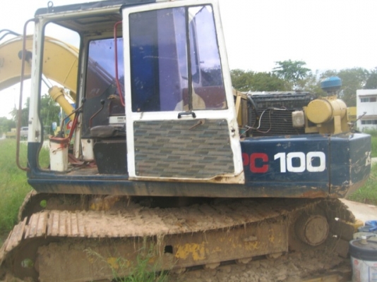 ขายด่วน!!  KOMATSU PC100-3  สภาพสวยพร้อมใช้ค่ะ