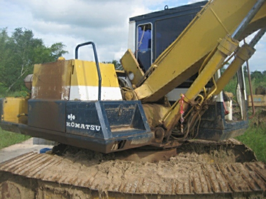 ขายด่วน!!  KOMATSU PC100-3  สภาพสวยพร้อมใช้ค่ะ