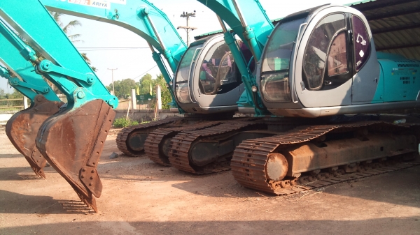 ขายแบคโคร sk200-5  pc200-5