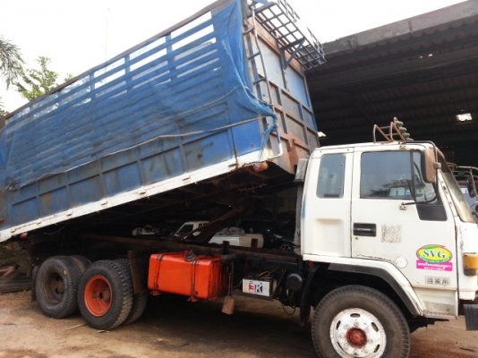 ขายสิบล้อเพลาเดียวดั้ม เป็น เจซีเอ็ม หัว ร๊อกกี้ สภาพพร้อมใช้ครับ