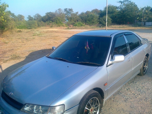 ต้องการขายด่วน รถ HONDA accord VTi-E 2200 ไฟท้ายก้อนเดียว