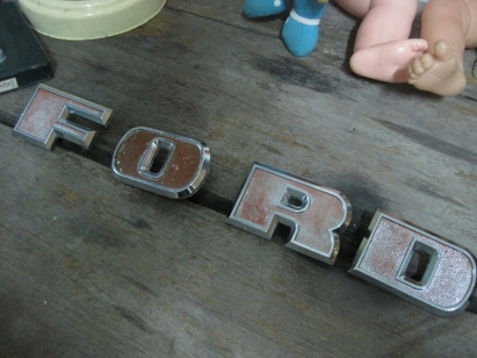 ขออนุญาติขายโลโก  F  O  R  D เมกัน(แท้ติดรถ)