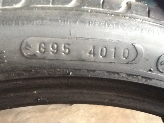 ขายเศษยาง Nankang  225/40/18  ปี10 1เส้น