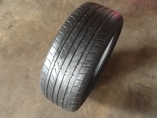 ขายเศษยาง Nankang  225/40/18  ปี10 1เส้น