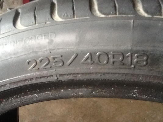 ขายเศษยาง Nankang  225/40/18  ปี10 1เส้น