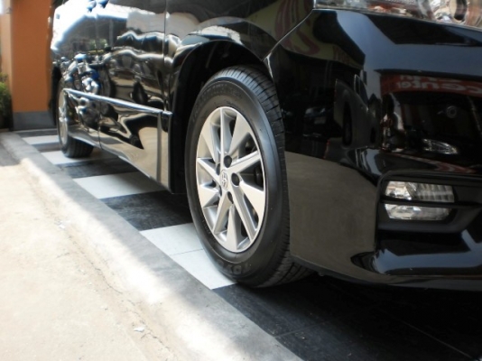 TOYOTA VELLFIRE 2.4 ปี2012รถใหม่เอี่ยม วิ่ง5,xxxKM.