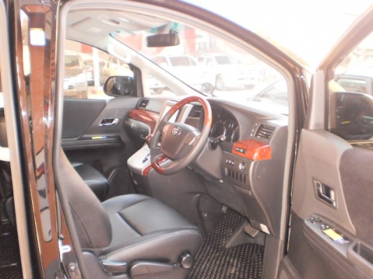 TOYOTA VELLFIRE 2.4 ปี2012รถใหม่เอี่ยม วิ่ง5,xxxKM.