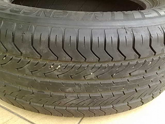 ยาง TOYOTA CAMRY215/60R16 สภาพดี มีสี่เส้น บางกะปิ กรุงเทพ