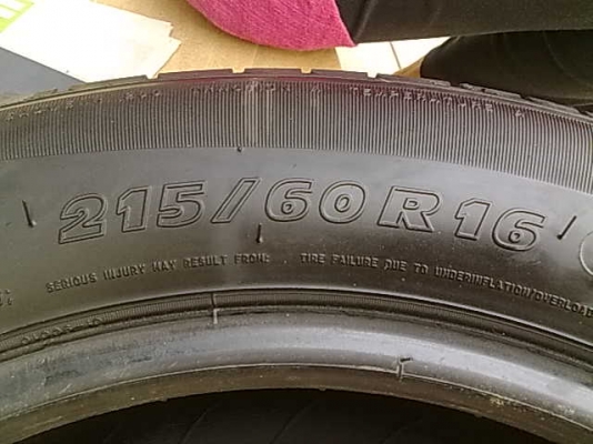 ยาง TOYOTA CAMRY215/60R16 สภาพดี มีสี่เส้น บางกะปิ กรุงเทพ