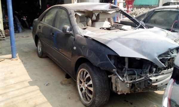 ขาย TOYOTA CAMRY 2.0 E