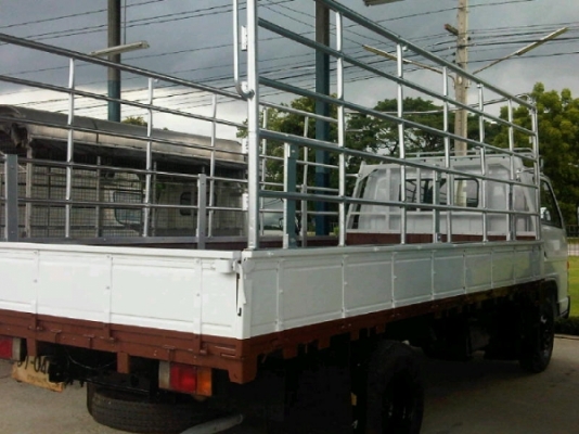 รถบรรทุก 6 ล้อ ISUZU NPR 100 แรง ยาว 4.30 เมตร พร้อมคอก รถสวย สภาพดี